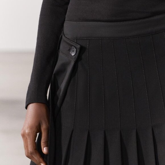 NWT ZARA PLEATED SKIRT ZW COLLECTION BLACK - Picture 4 of 10